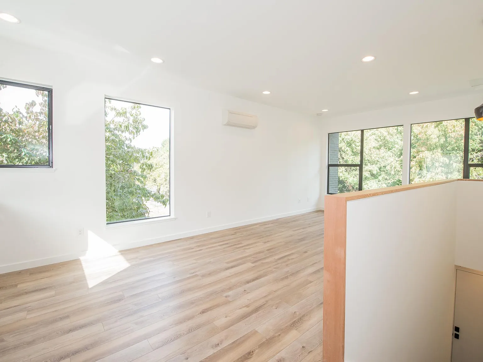 5822 SE Division St — Photo 3