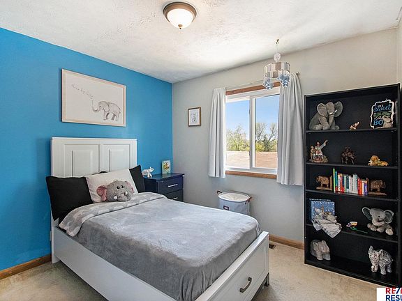 3rd image of 7601 Susan Ave