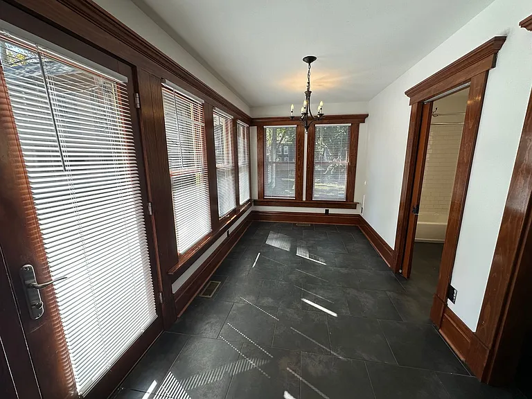 1023 Neil Ave — Photo 10
