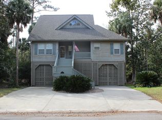 24 Rice Ln, Edisto Island, SC 29438