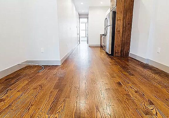 2nd image of 256 Jefferson Ave APT 2
