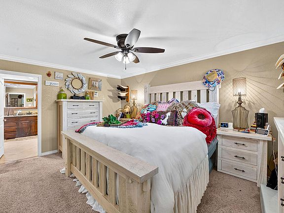 3rd image of 4407 Robin Ln