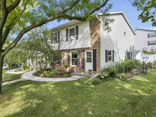 201 North Brookwood Drive, Mount Horeb, WI 53572