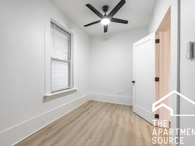 2301 N Leavitt St #1 — Photo 10