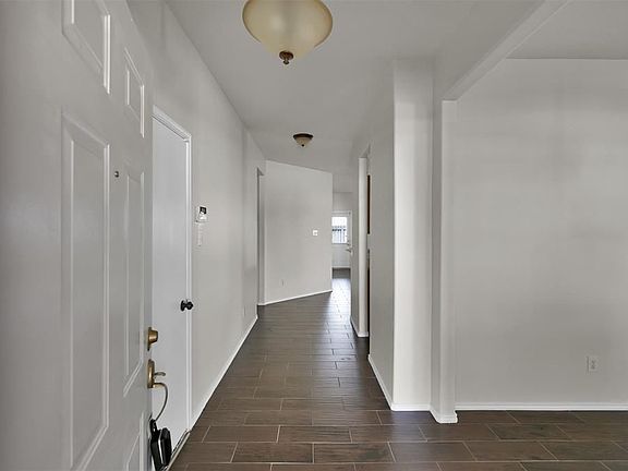 4th image of 11510 Harbour Lake Ct