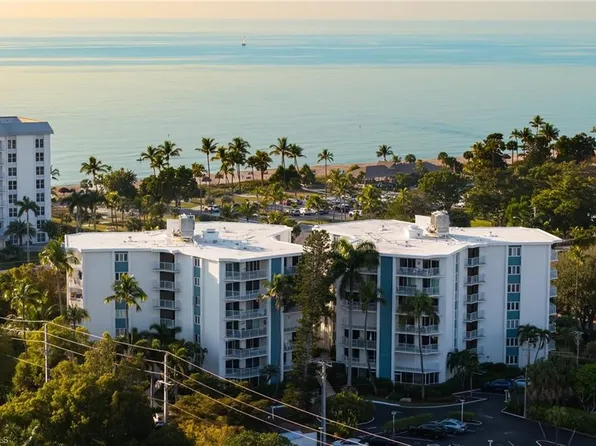 1300 Gulf Shore BLVD N #102, NAPLES, FL 34102