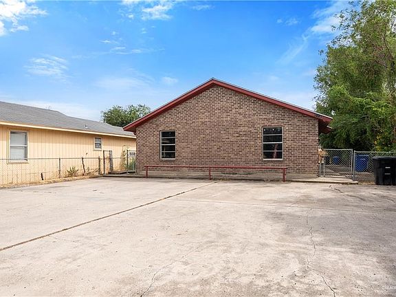3rd image of 2109 Date Palm Ave