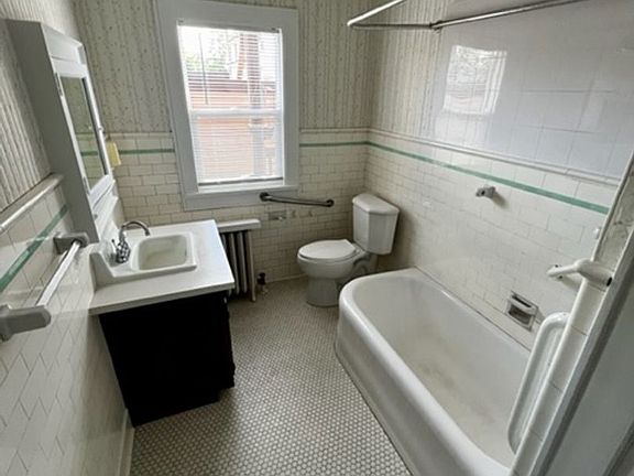 5th image of 215 S Monroe Ave #11513674