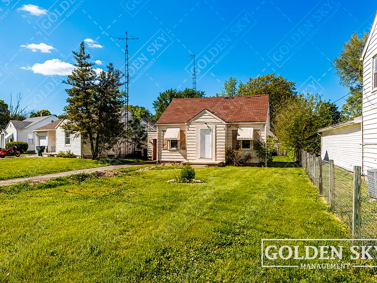 1210 S Burlington Dr — Photo 1