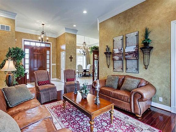 5th image of 600 Greengate Ct