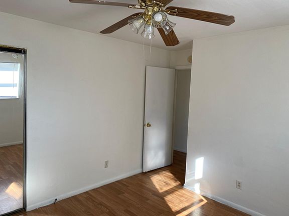 5th image of 107 Hillwood Ct