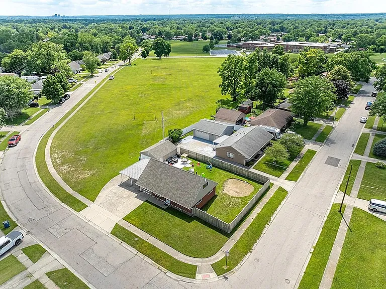 5795 Rosebury Dr — Photo 8