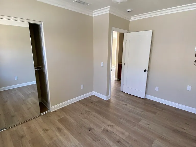 1030 E M St — Photo 22