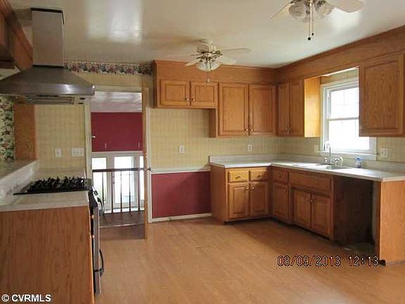 2nd image of 18404 Lakewood Dr