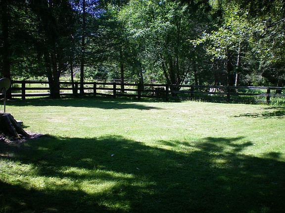 4th image of 16725 Rainbow Ln E