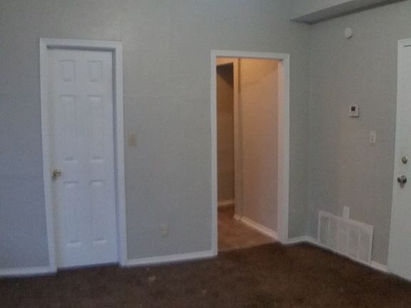 2nd image of 326 SW 38th St APT D