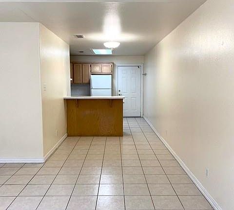 4th image of 1223 W Carmen Ave APT 3