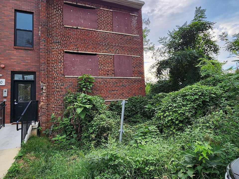 2nd image of 732 51st St NE