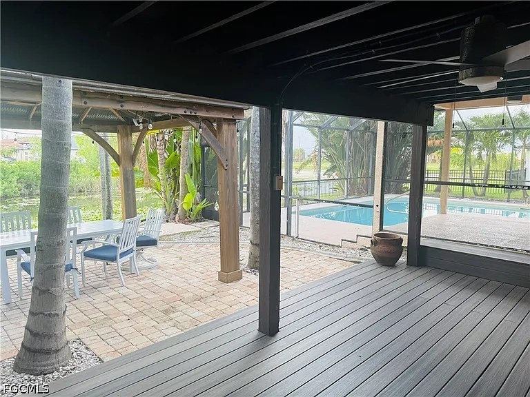 827 SW 24th St — Photo 31