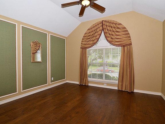3rd image of 2804 Loftsmoor Ln