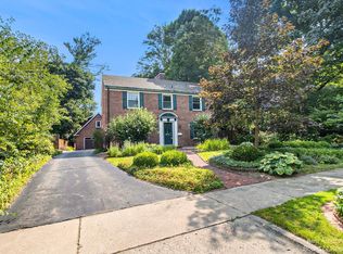 1015 Martin Pl, Ann Arbor, MI 48104