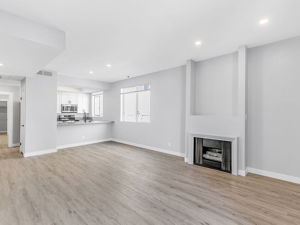 1st image of 1526 S Shenandoah St APT 102