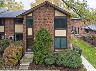 18W142 Kirkland Ln, Villa Park, IL 60181