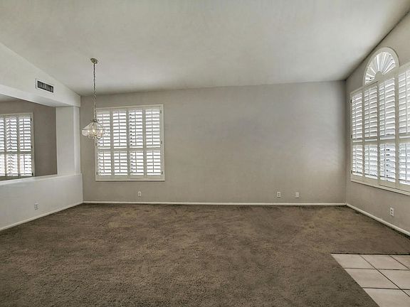 3rd image of 3935 W Blackhawk Dr