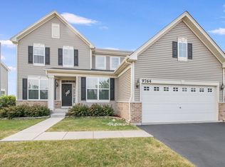 9764 Cummings St, Huntley, IL 60142