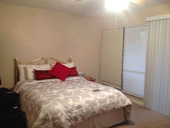 4th image of 215 NW Fairway Hills Gln Unit 22