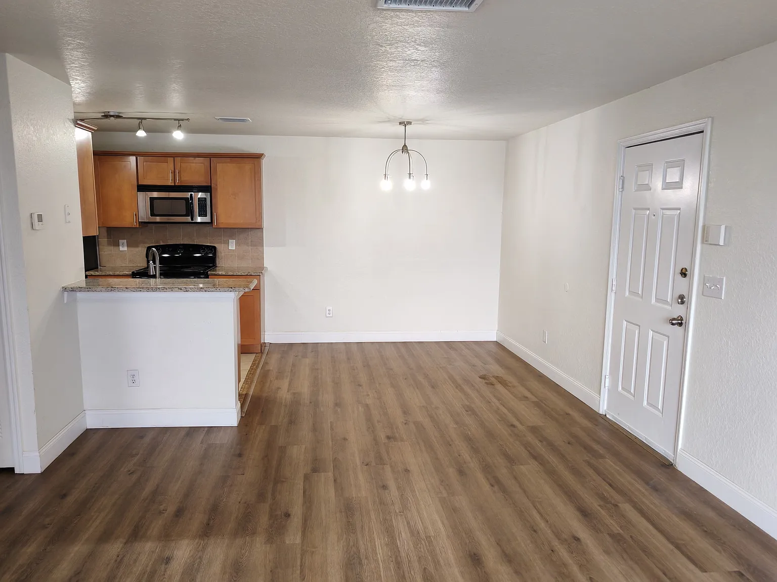 1 bed, 671 sqft, $1,400 — Photo 3