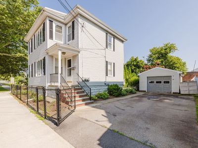 1004 Slade St, Fall River, MA, 02724