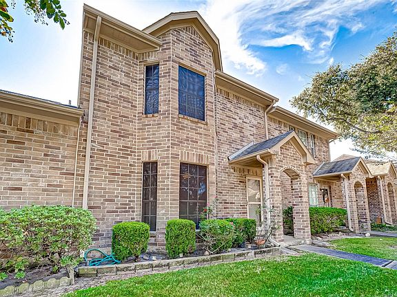 2nd image of 1088 Birnham Woods Blvd