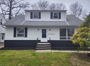 1000 Chelston Rd, Cleveland, OH 44121