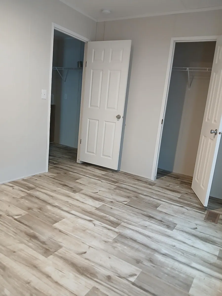 Building Photo - 305 Elms Rd #5B