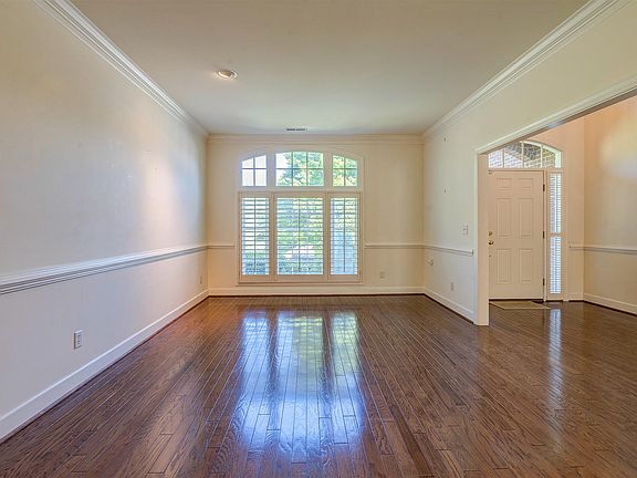 4th image of 3342 Belshire Ct SW