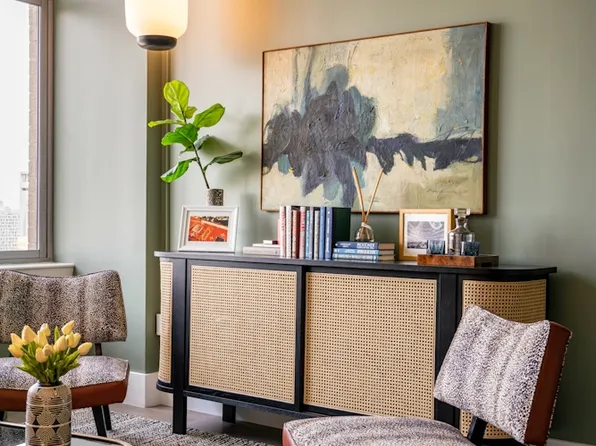 271 West 47th Street image 2 of 21