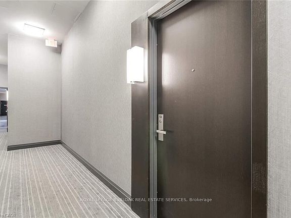 5th image of 55 Speers Rd Unit 104