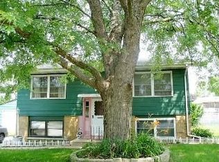 1050 Mark St, South Elgin, IL 60177