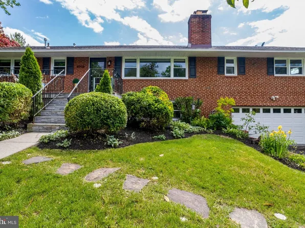 8906 Dogue Dr, Alexandria, VA 22309