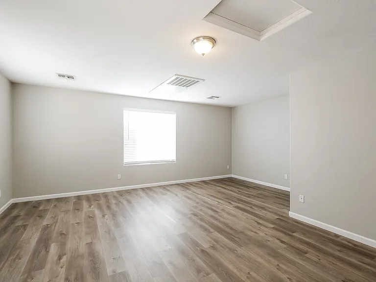 6830 S 44th Ln — Photo 5