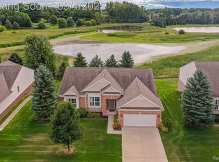 6264 Muirfield Dr, Grand Blanc, MI 48439