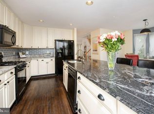 6631 Patent Parish Ln, Alexandria, VA 22315