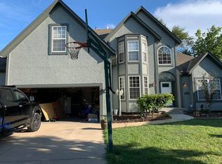 17511 W 158th St, Olathe, KS 66062