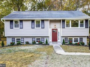 210 Solar Ct, Pasadena, MD 21122