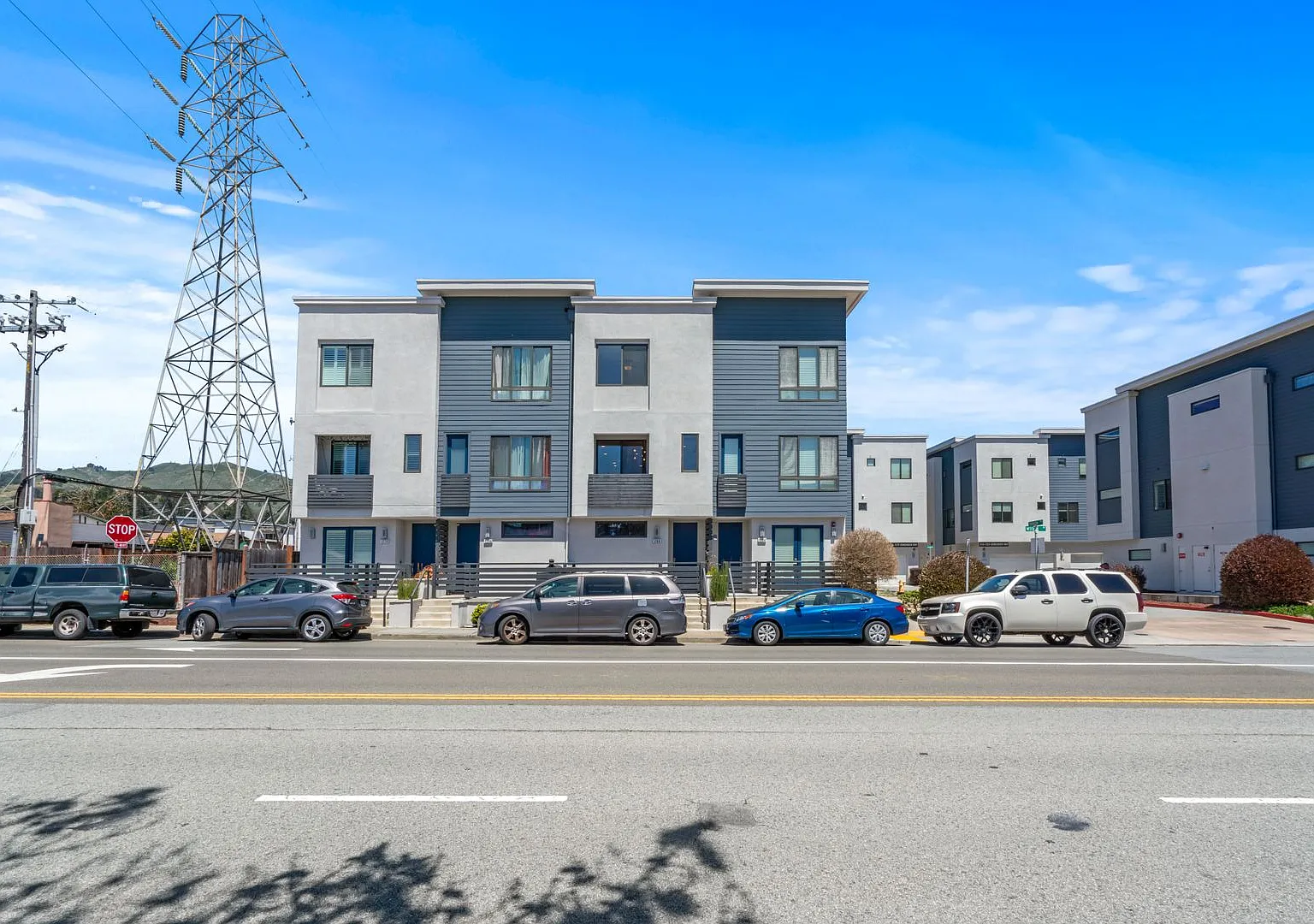Built in 2017! Rarely available 3Bed/3Bath Townhome in SSF — Photo 1