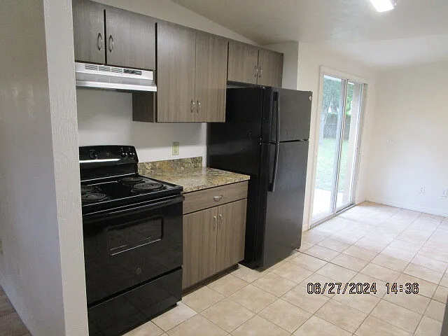 446 Elsie Ave — Photo 9