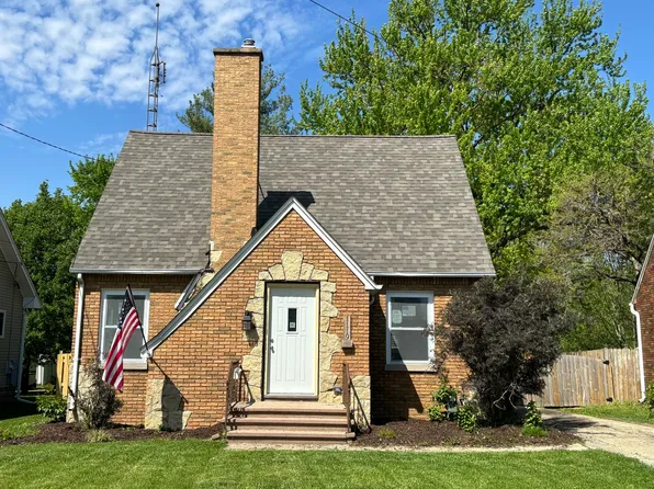 1119 S 4th St, Dekalb, IL 60115