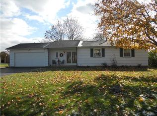 921 Shoemaker Rd, Webster, NY 14580