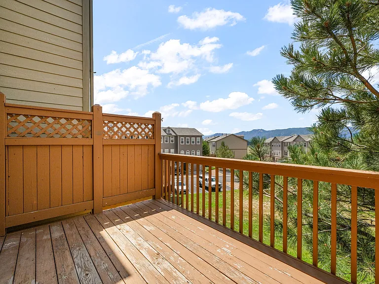 1013 Burning Bush Point — Photo 4